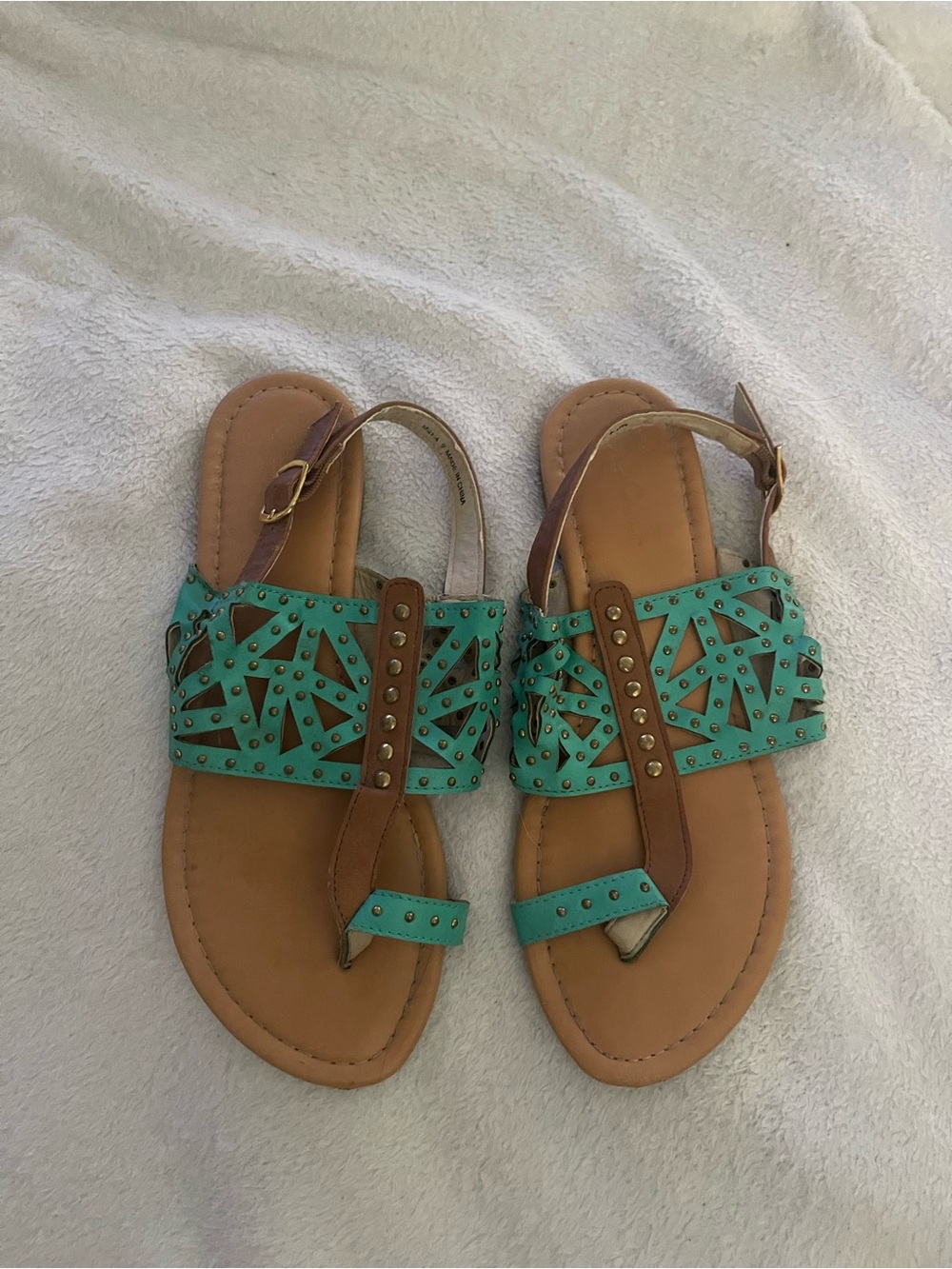 Women's Turquoise and Tan Studded T-Strap Sandals - Fashionable Summer Flat